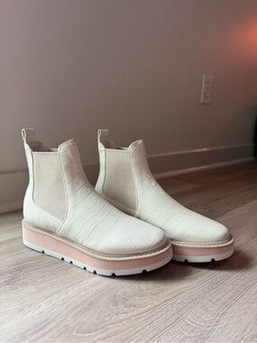 Dolce Vita Cream Croc-Embossed Platform Chelsea Boots